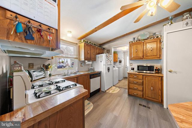 154 BRIGHTON RD, Barnegat, NJ 08005