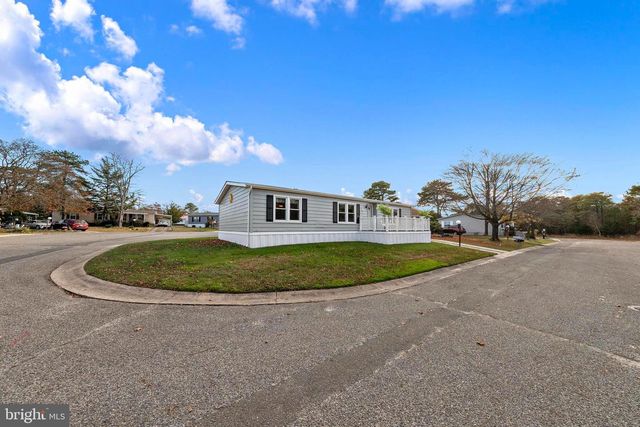154 BRIGHTON RD, Barnegat, NJ 08005