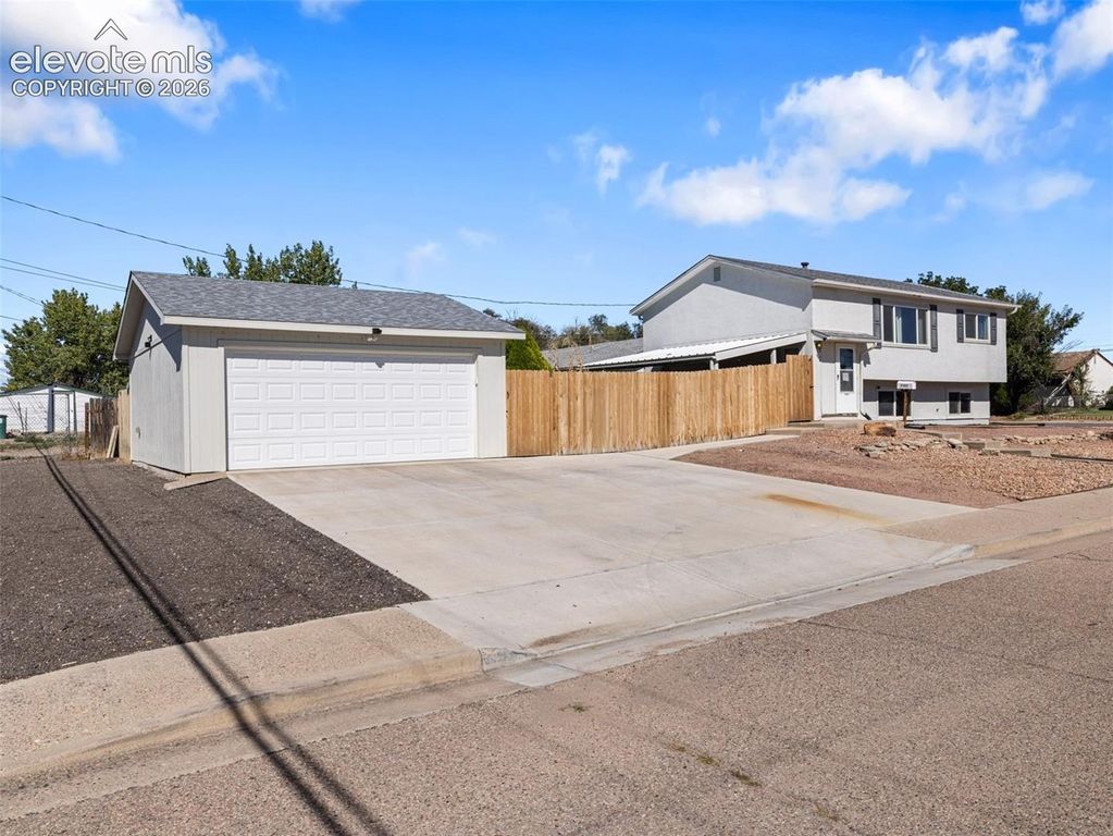 2303 Cheyenne Avenue, Pueblo, CO 81003 — photo 3
