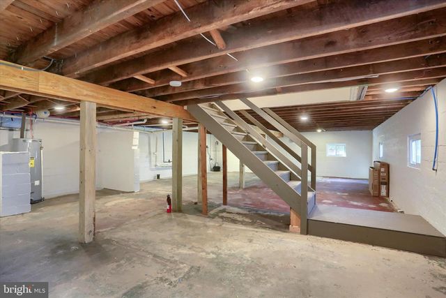 1924 SAND HILL RD, Hershey, PA 17033