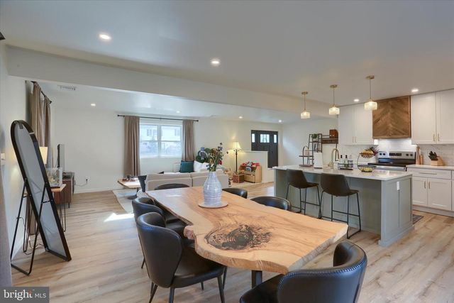 1924 SAND HILL RD, Hershey, PA 17033