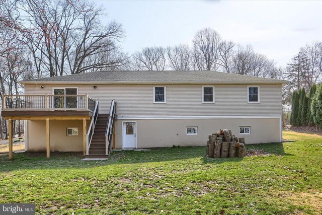 1924 SAND HILL RD, Hershey, PA 17033