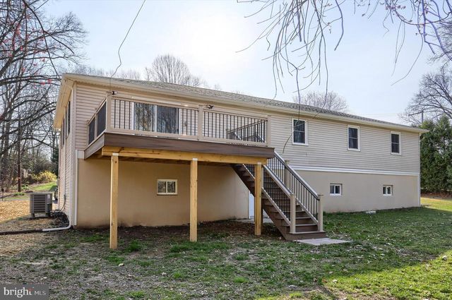 1924 SAND HILL RD, Hershey, PA 17033