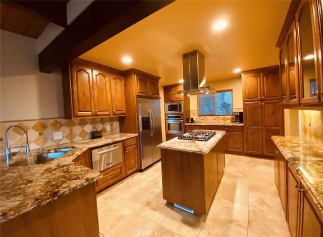 27547 Alpen Drive, Lake Arrowhead, CA 92352