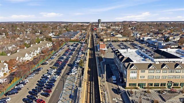 210 Fulton Street 1F, Farmingdale, NY 11735