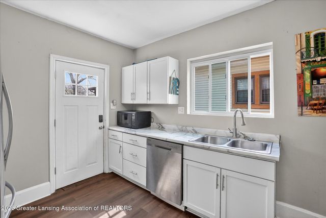 1123 W Ottawa Street, Lansing, MI 48915