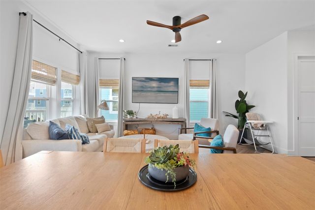 3807 Neptune, Galveston, TX 77554