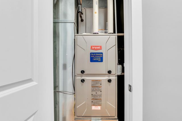 3208 W Wabansia Avenue, Chicago, IL 60647