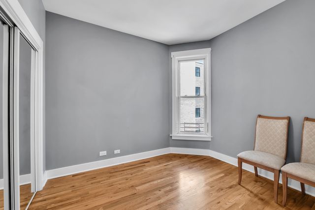 3208 W Wabansia Avenue, Chicago, IL 60647