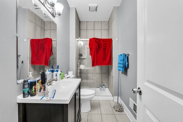 3208 W Wabansia Avenue, Chicago, IL 60647