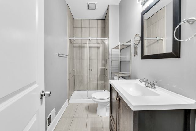 3208 W Wabansia Avenue, Chicago, IL 60647