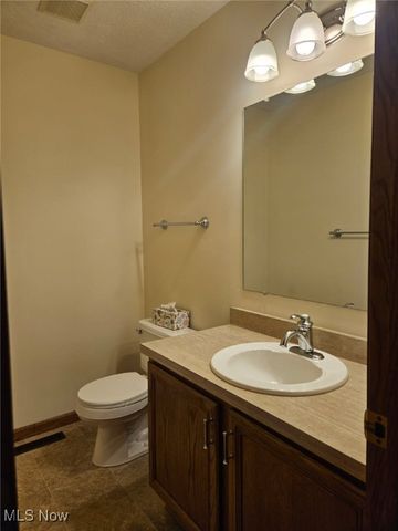 496 Helena Drive, Tallmadge, OH 44278