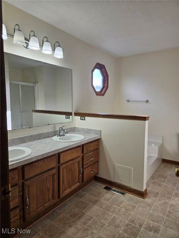 496 Helena Drive, Tallmadge, OH 44278