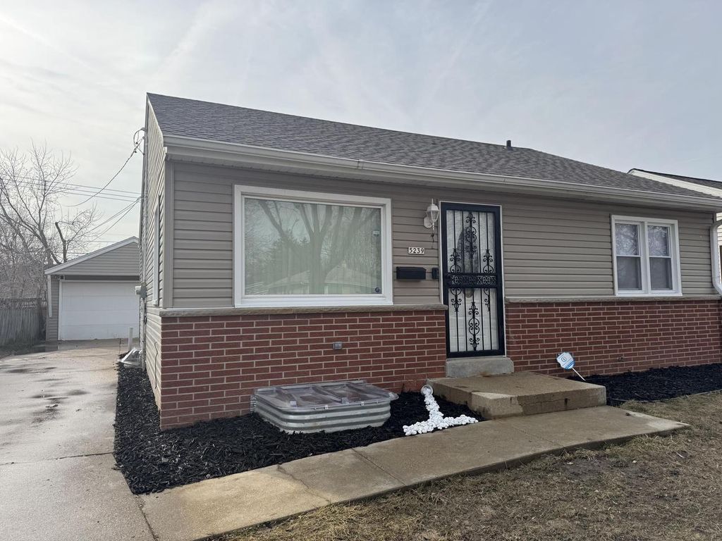 5239 N 63rd STREET, Milwaukee, WI 53218