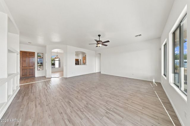 9823 E GREENWAY Street, Mesa, AZ 85207