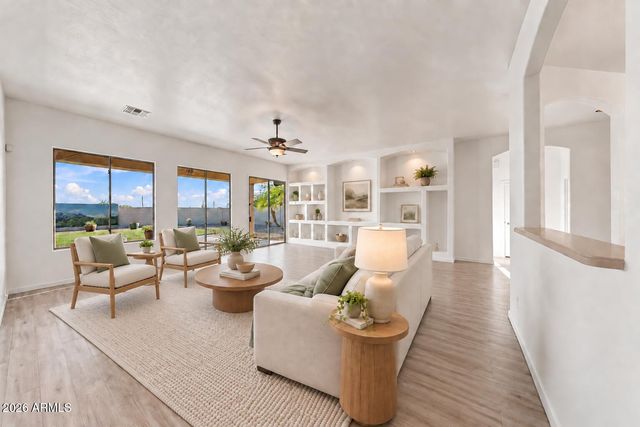 9823 E GREENWAY Street, Mesa, AZ 85207