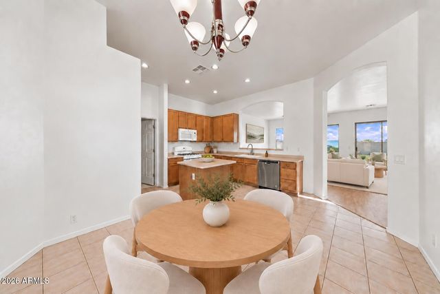 9823 E GREENWAY Street, Mesa, AZ 85207