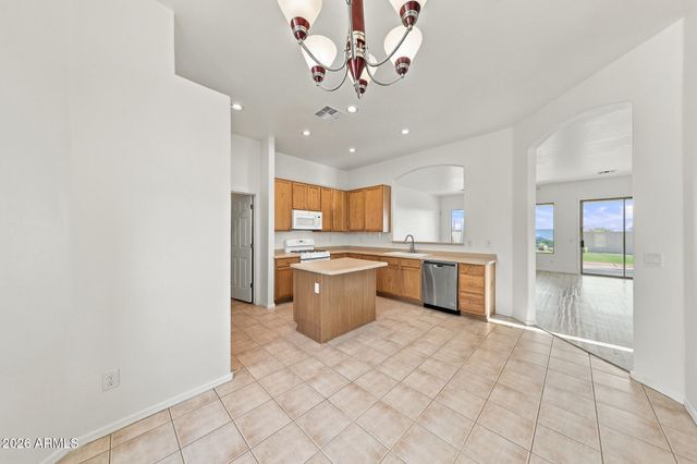 9823 E GREENWAY Street, Mesa, AZ 85207