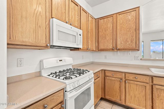 9823 E GREENWAY Street, Mesa, AZ 85207