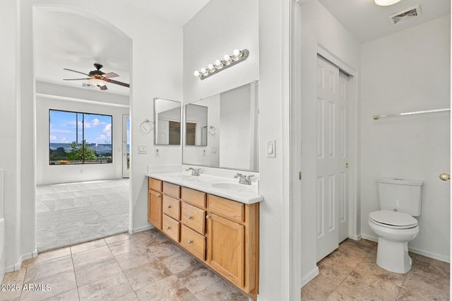 9823 E GREENWAY Street, Mesa, AZ 85207