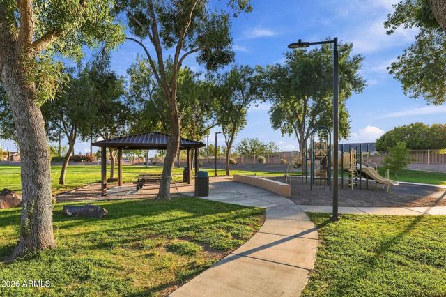 9823 E GREENWAY Street, Mesa, AZ 85207