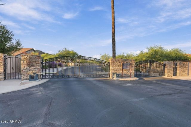 9823 E GREENWAY Street, Mesa, AZ 85207