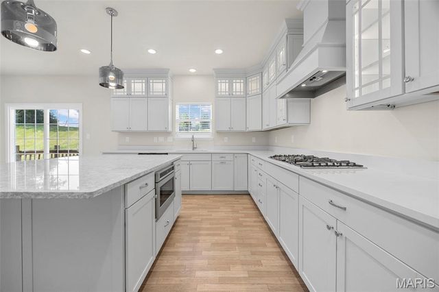 1024 Miremont Drive, St Louis, MO 63011