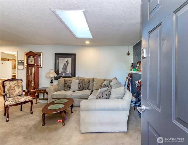 15213 12th Avenue E, Tacoma, WA 98445