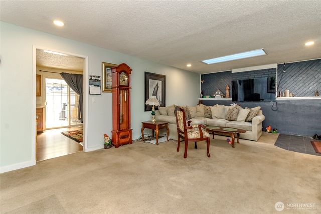 15213 12th Avenue E, Tacoma, WA 98445