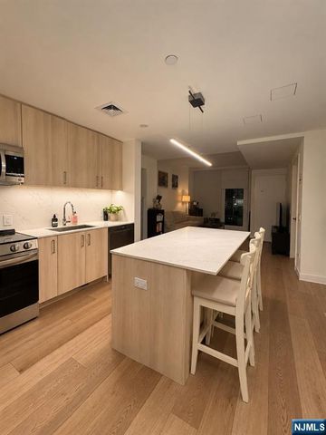 1525 Harbor Boulevard 4233, Weehawken, NJ 07086