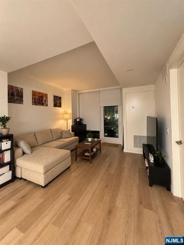 1525 Harbor Boulevard 4233, Weehawken, NJ 07086