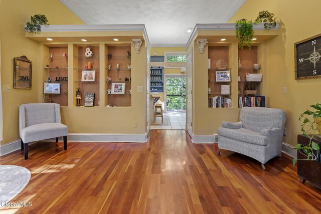 13 Tracey Court, Troy, NY 12180