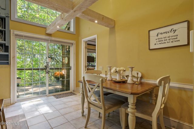 13 Tracey Court, Troy, NY 12180