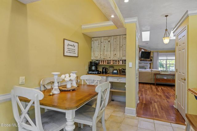 13 Tracey Court, Troy, NY 12180