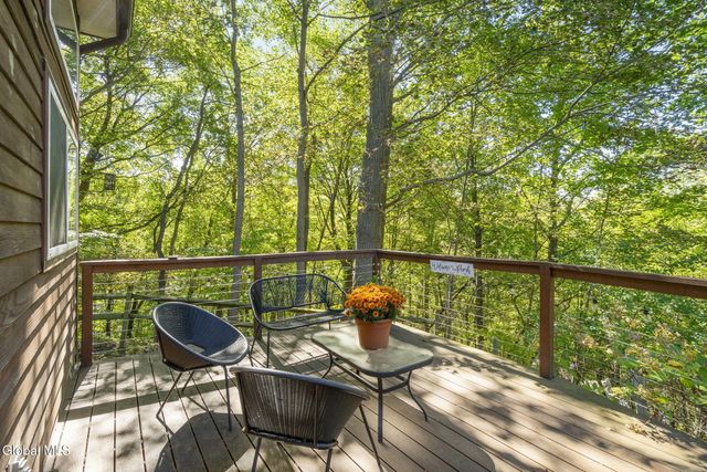 13 Tracey Court, Troy, NY 12180