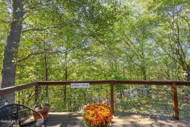 13 Tracey Court, Troy, NY 12180