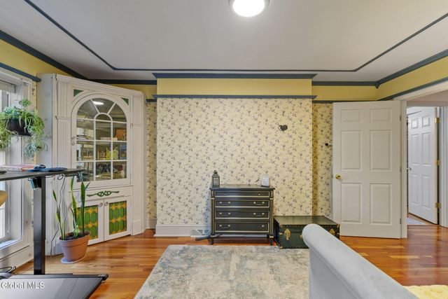 13 Tracey Court, Troy, NY 12180