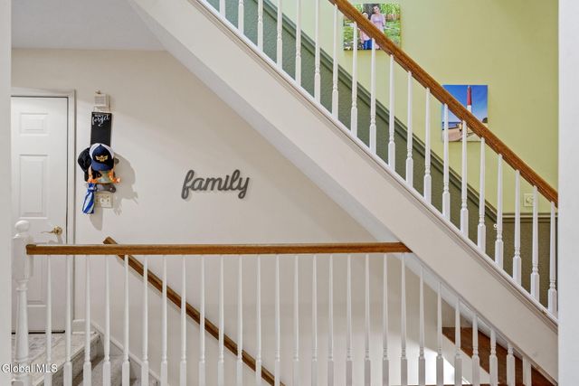 13 Tracey Court, Troy, NY 12180