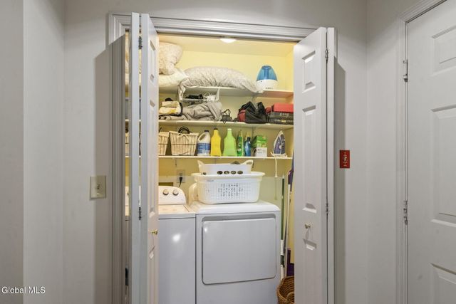 13 Tracey Court, Troy, NY 12180