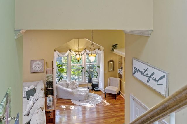 13 Tracey Court, Troy, NY 12180