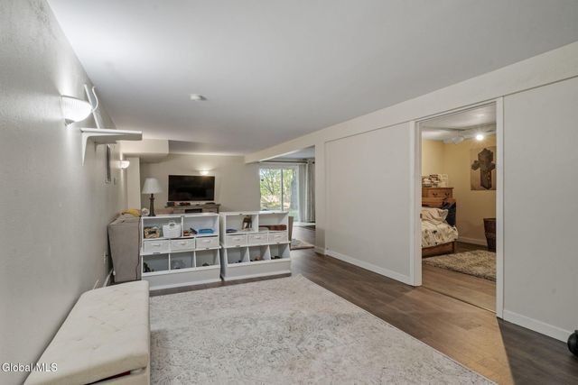 13 Tracey Court, Troy, NY 12180