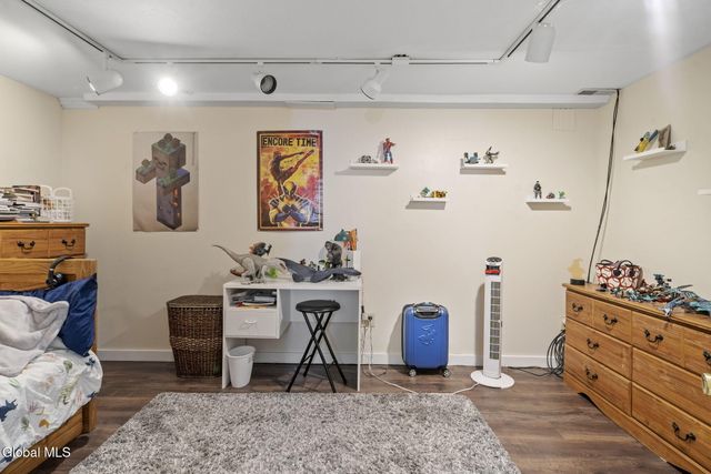 13 Tracey Court, Troy, NY 12180