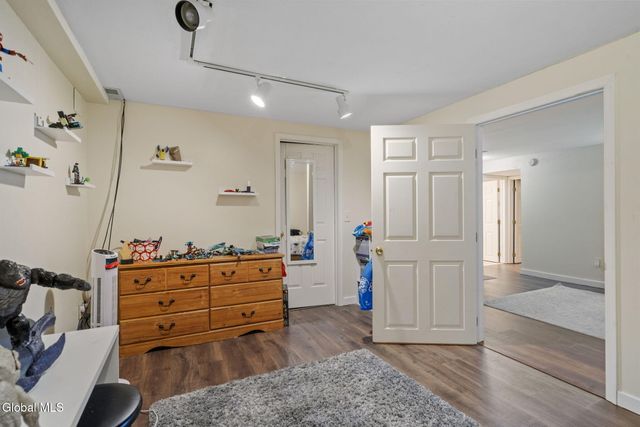 13 Tracey Court, Troy, NY 12180