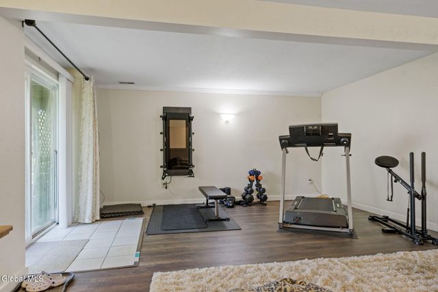 13 Tracey Court, Troy, NY 12180