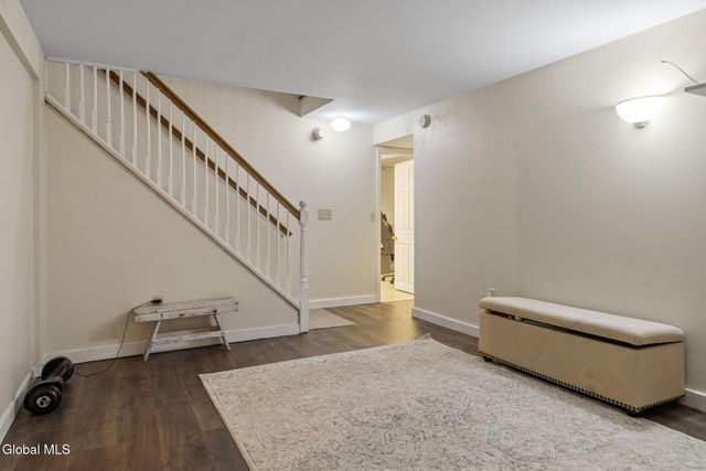 13 Tracey Court, Troy, NY 12180