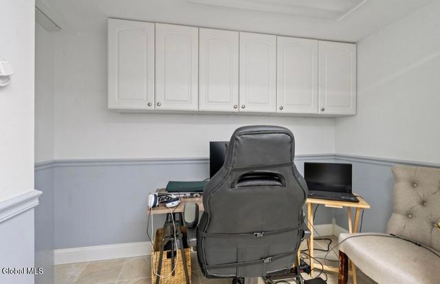 13 Tracey Court, Troy, NY 12180