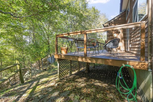 13 Tracey Court, Troy, NY 12180