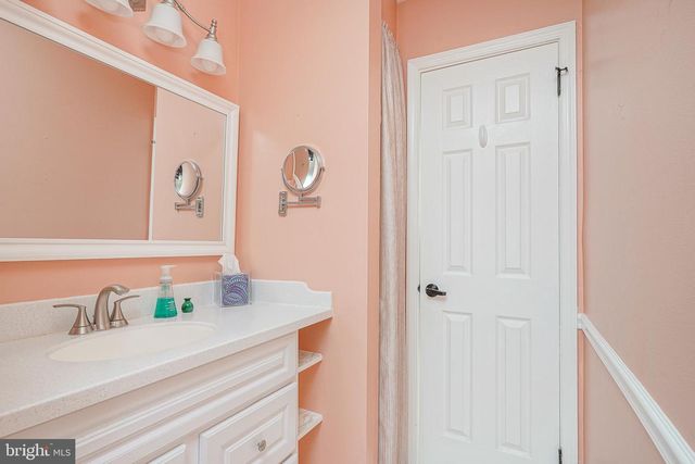 49 LAKEBRIDGE, Deptford, NJ 08096