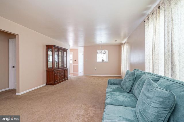 49 LAKEBRIDGE, Deptford, NJ 08096