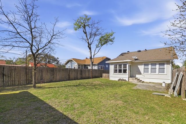 417 Elm St, Kerrville, TX 78028